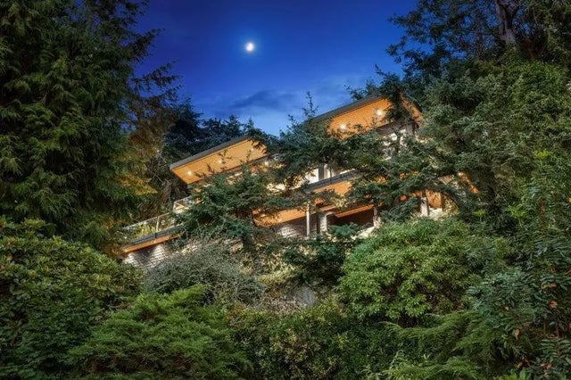 6224 St Georges Place, West Vancouver