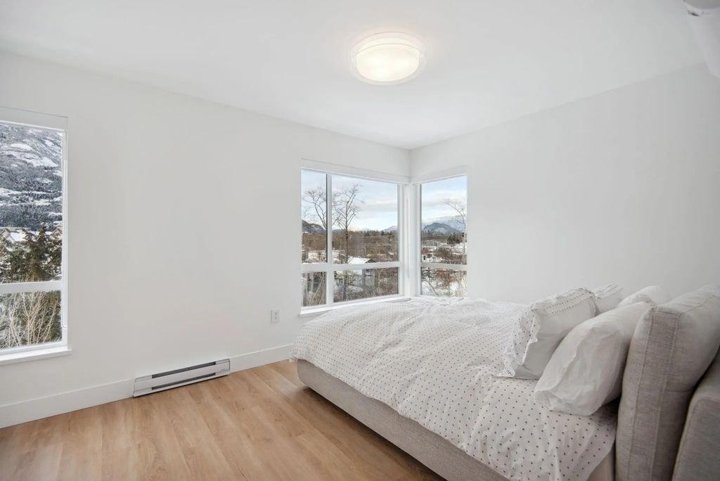 38087 Helm Way, Squamish