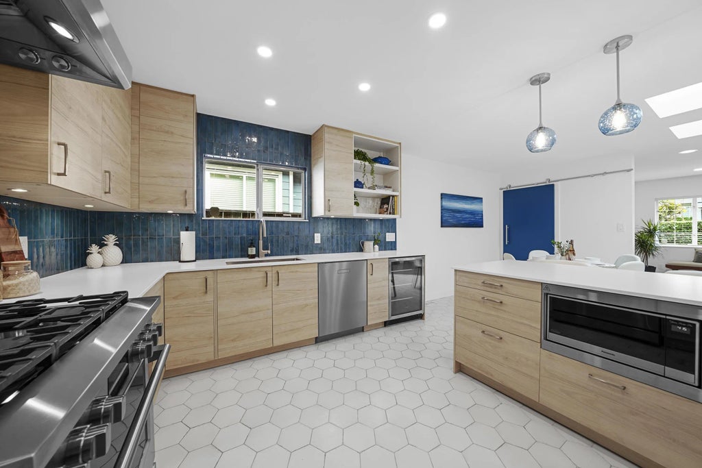 1412 Hope Road, North Vancouver