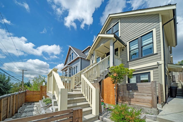 1407 Sixth Avenue, New Westminster