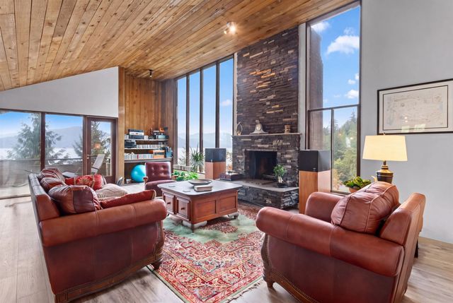 115 Isleview Place, Lions Bay