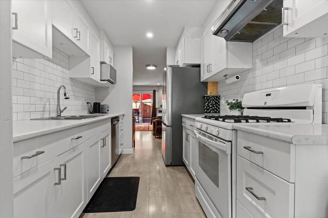 46191 Cessna Drive 7, Chilliwack
