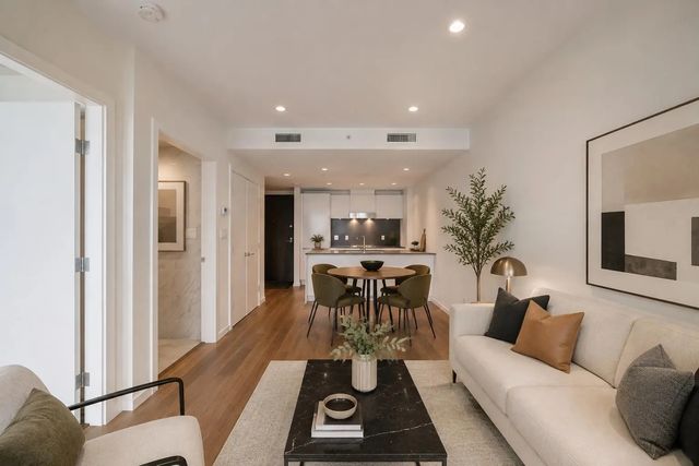 8488 Cornish Street 812, Vancouver