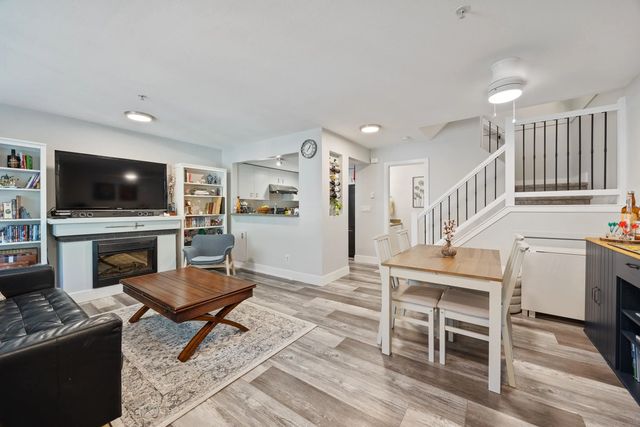 7428 Southwynde Avenue 10, Burnaby