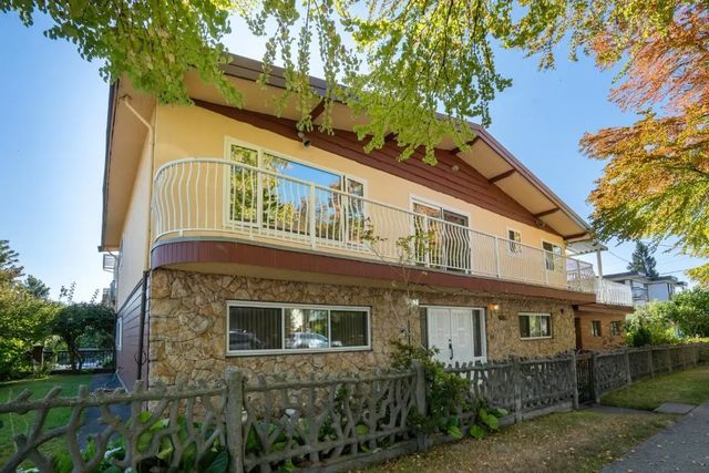 232 Macdonald Avenue, Burnaby