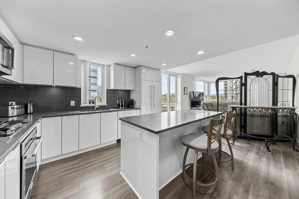 3096 Windsor Gate 1001, Coquitlam