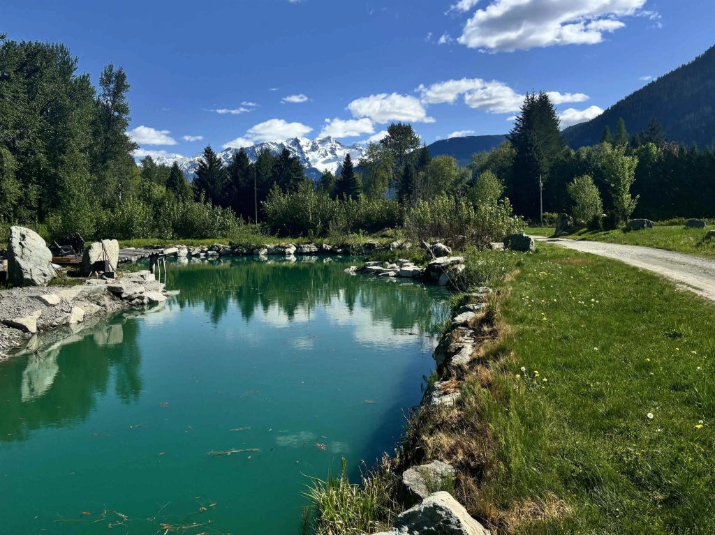 945 Erickson Road, Pemberton
