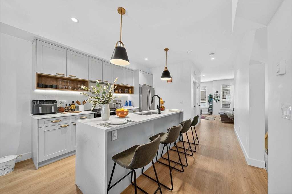 5476 Brydon Crescent 16, Langley