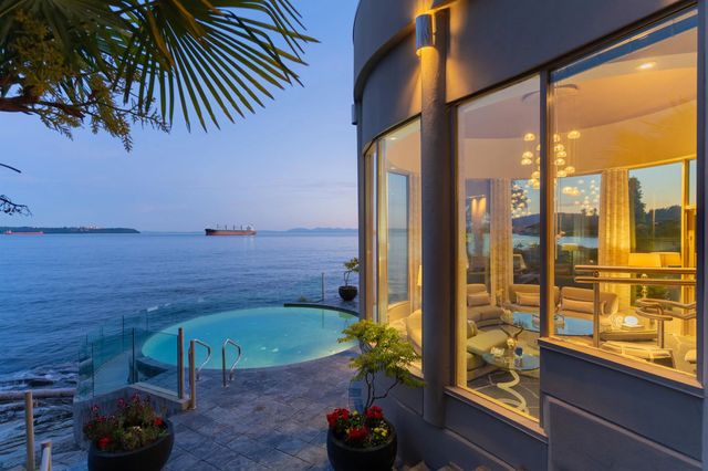 3912 Marine Drive, West Vancouver
