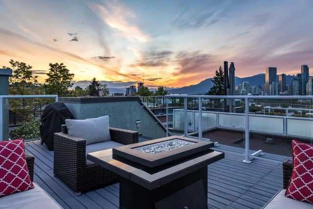 2391 Oak Street, Vancouver