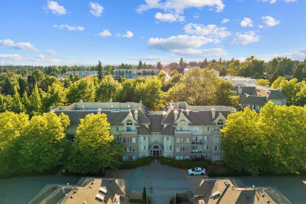 12155 75a Avenue 406, Surrey