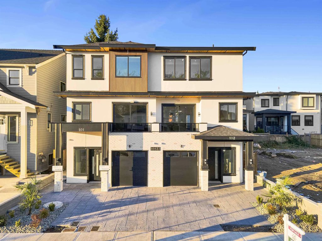 16633 18a Avenue 102, Surrey