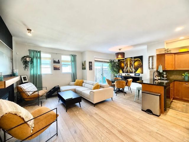 18011 70 Avenue 3, Surrey