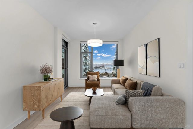 755 Harbourside Drive 401, North Vancouver