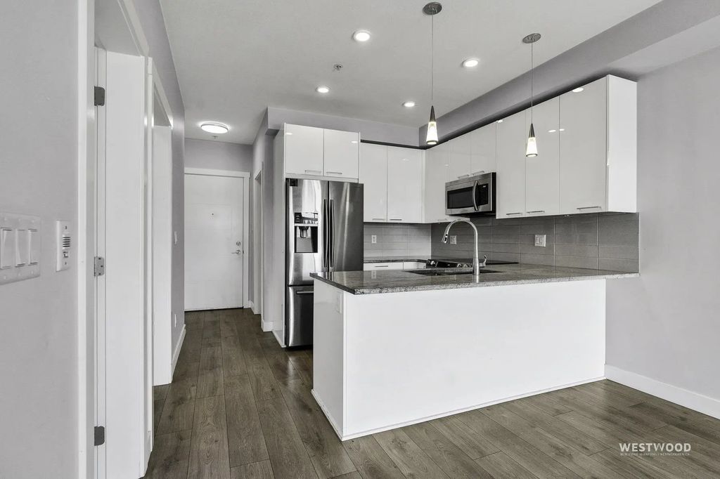20696 Eastleigh Crescent 210, Langley