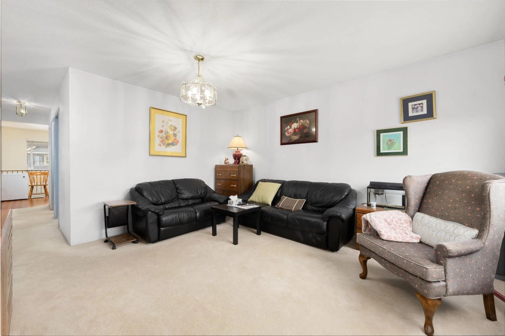 4240 Dundas Street, Burnaby