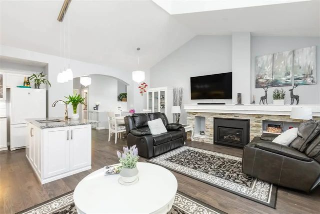 2588 152 Street 61, Surrey
