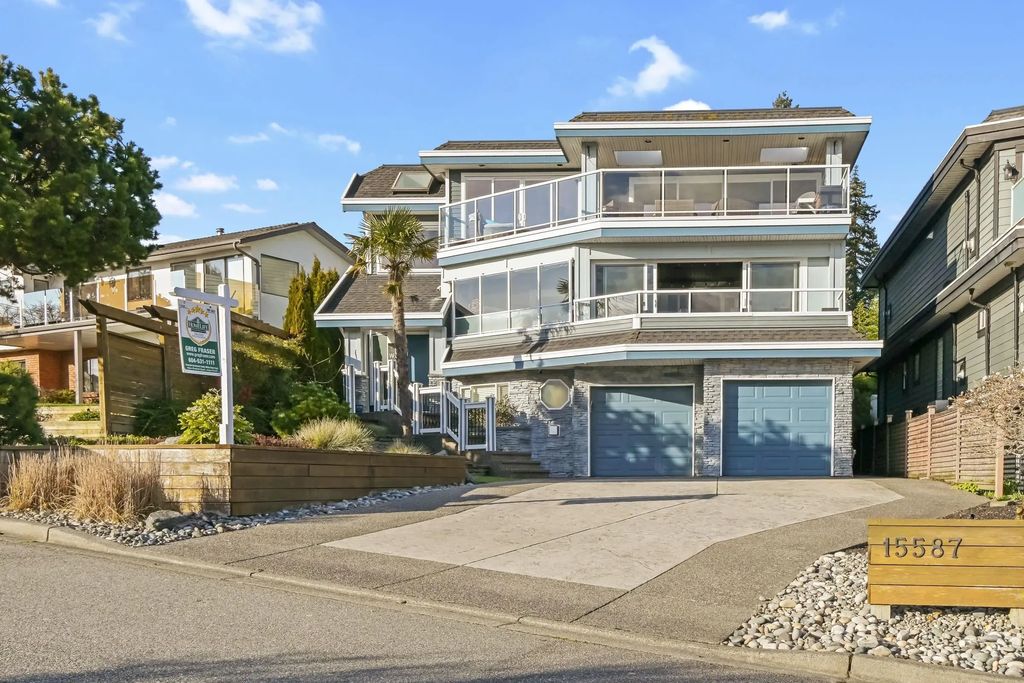 15587 Semiahmoo Avenue, White Rock