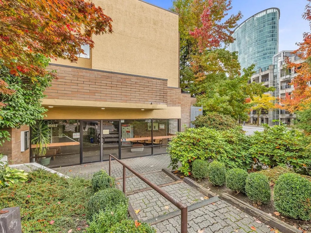 10157 University Drive 211, Surrey