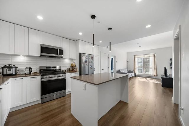 20078 85 Avenue B315, Langley
