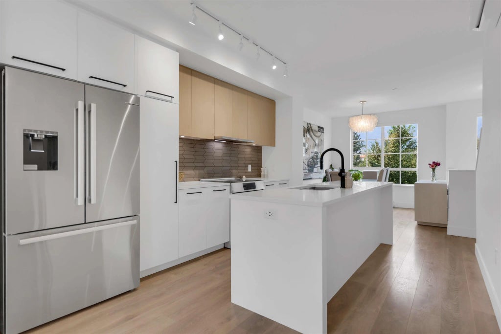 38053 Helm Way, Squamish