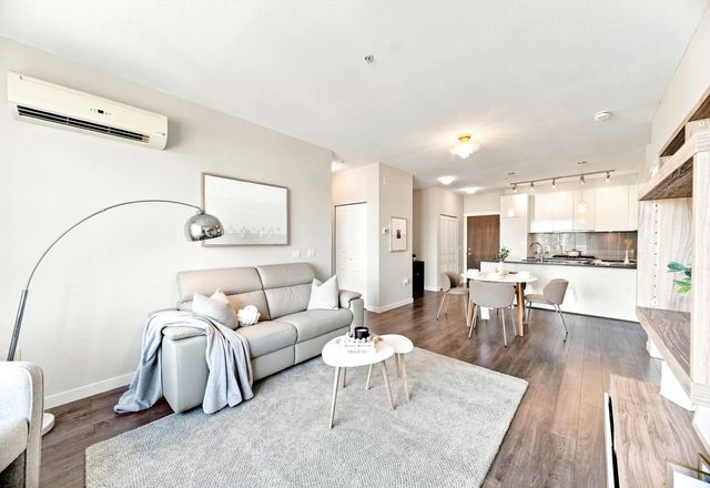 9399 Alexandra Road 410, Richmond