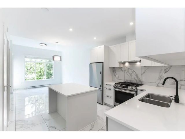 5415 Brydon Crescent 109, Langley