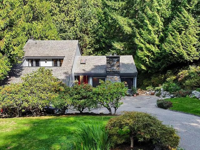 8568 Bedora Place, West Vancouver