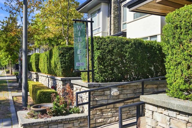 7478 Byrnepark Walk 407, Burnaby