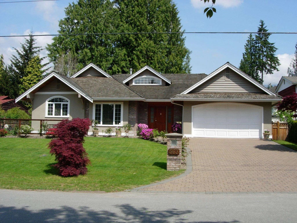 563 Esquimalt Avenue, West Vancouver