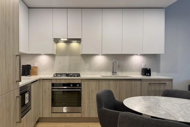 423 6th Street 1-bdrm, West Vancouver