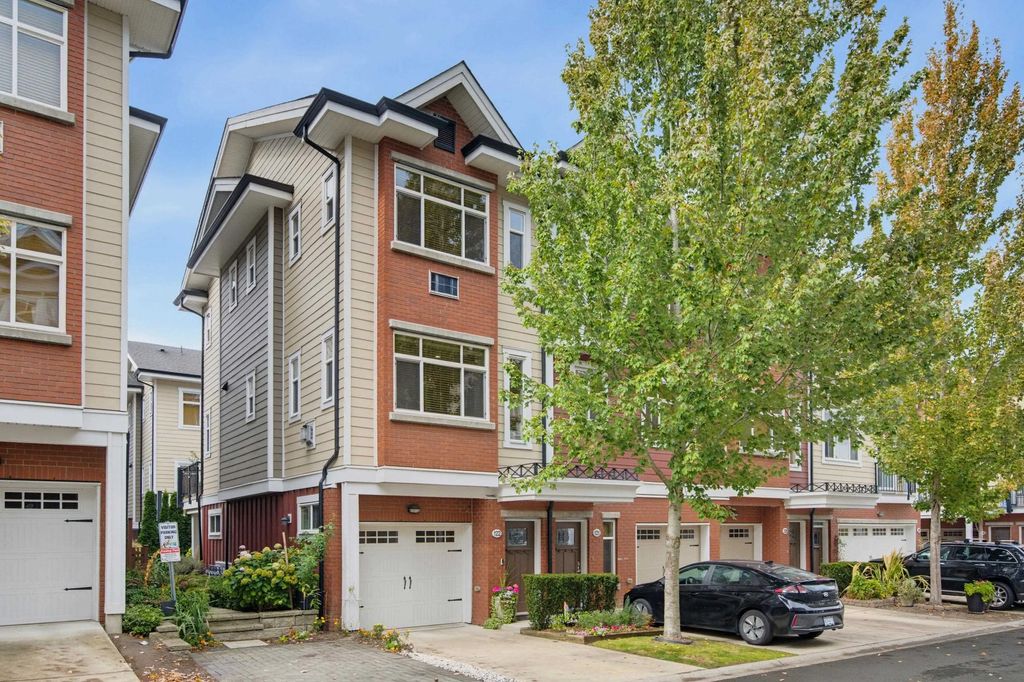 8068 207 Street 122, Langley
