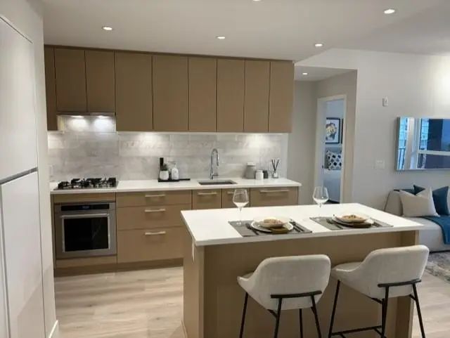 110 E 17th Street 401, North Vancouver