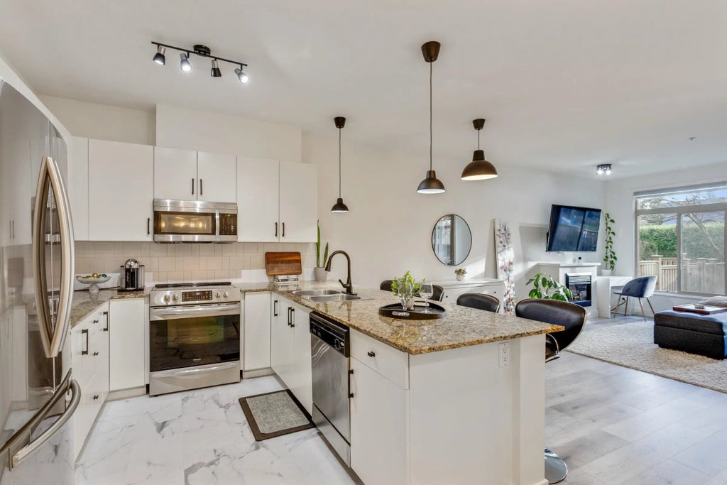 15385 101a Avenue 102, Surrey