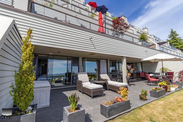 2246 Folkstone Way 11, West Vancouver