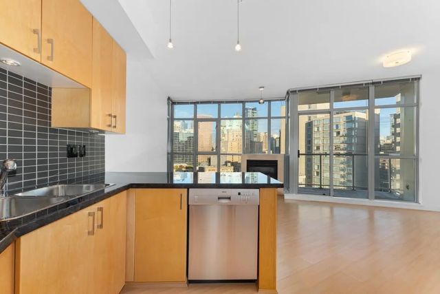 1050 Smithe Street 1205, Vancouver