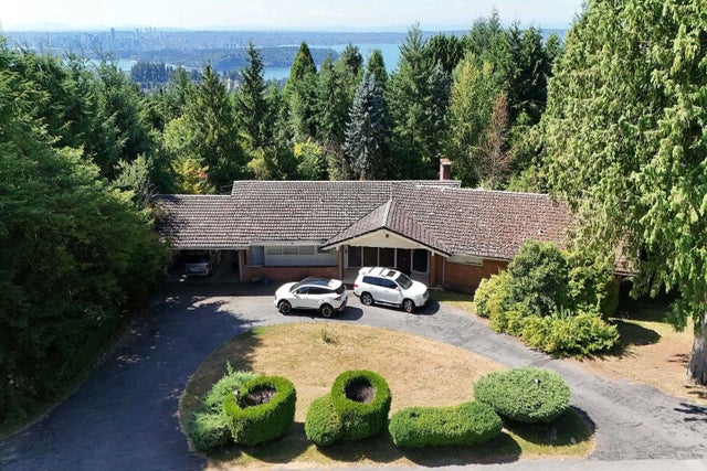 1084 Groveland Road, West Vancouver