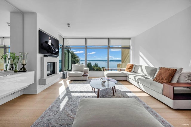 3315 Cypress Place 401, West Vancouver