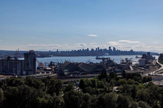 1401 Hunter Street 2506, North Vancouver