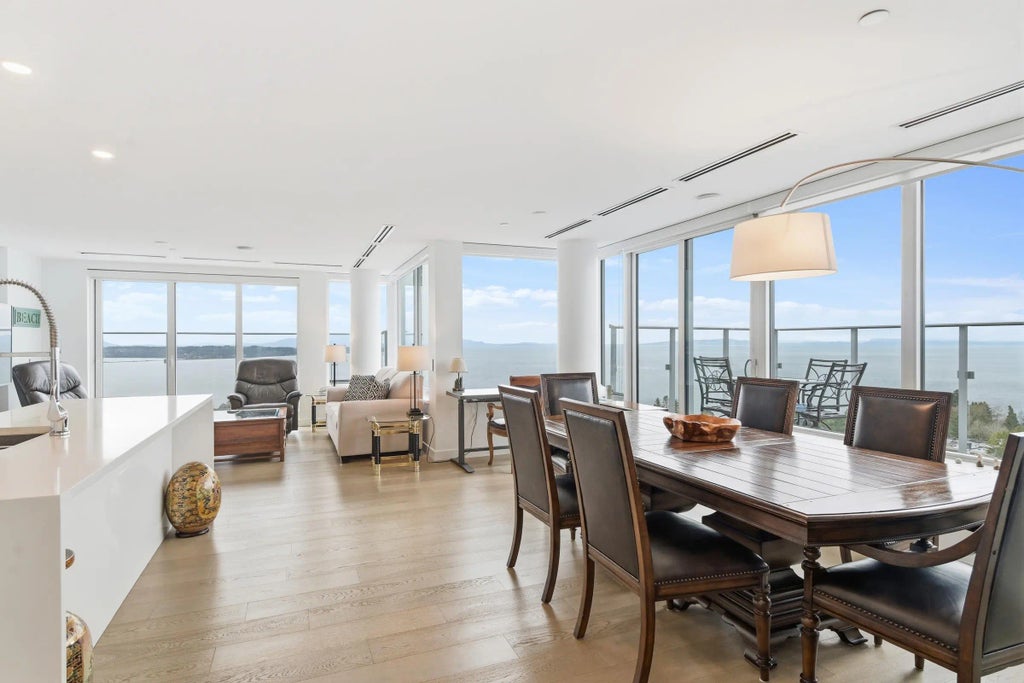 1441 Johnston Road 1404, White Rock