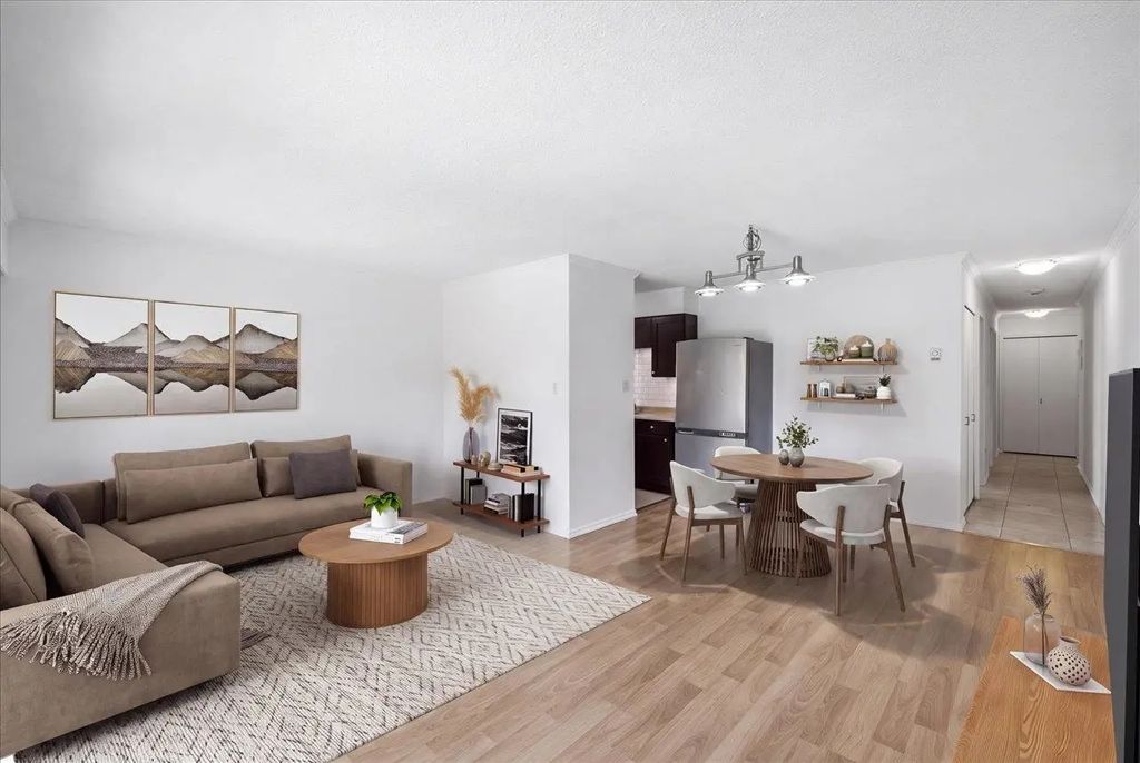 212 Forbes Avenue 202, North Vancouver