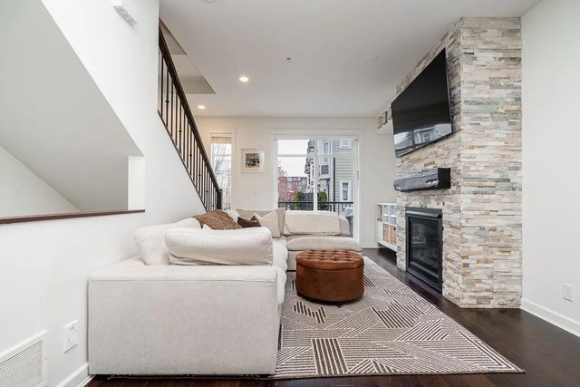 8068 207 Street 44, Langley