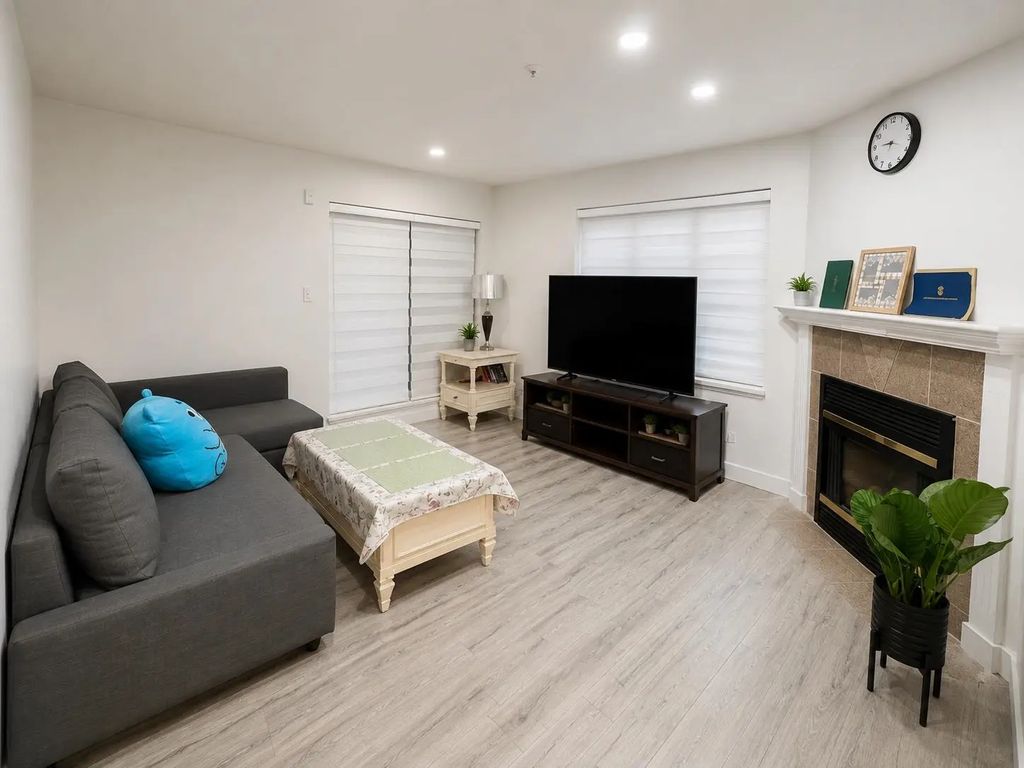 20288 54 Avenue 101, Langley