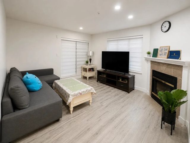20288 54 Avenue 101, Langley