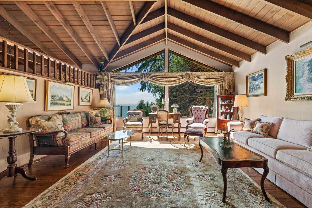 2235 Chairlift Road, West Vancouver