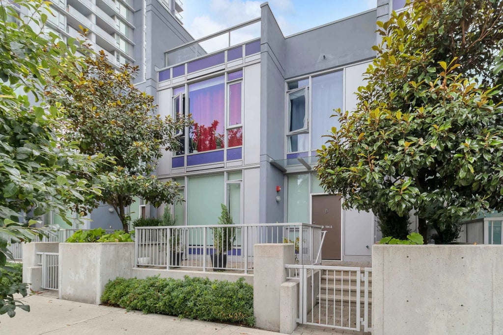 13720 100 Avenue Th3, Surrey