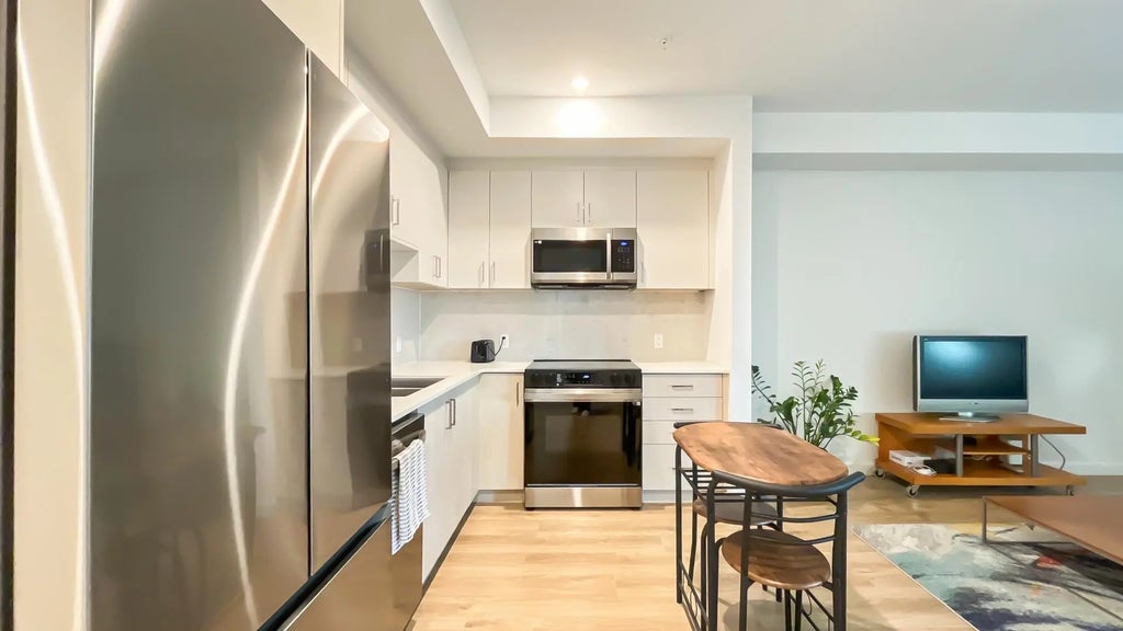 13858 108 Avenue E301, Surrey