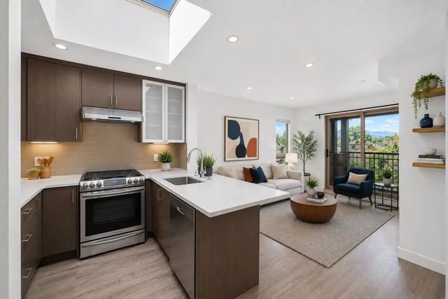 688 E 16th Avenue 401, Vancouver
