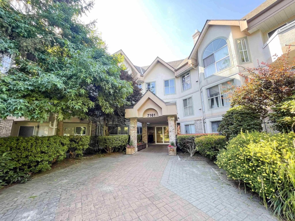7161 121 Street 319, Surrey