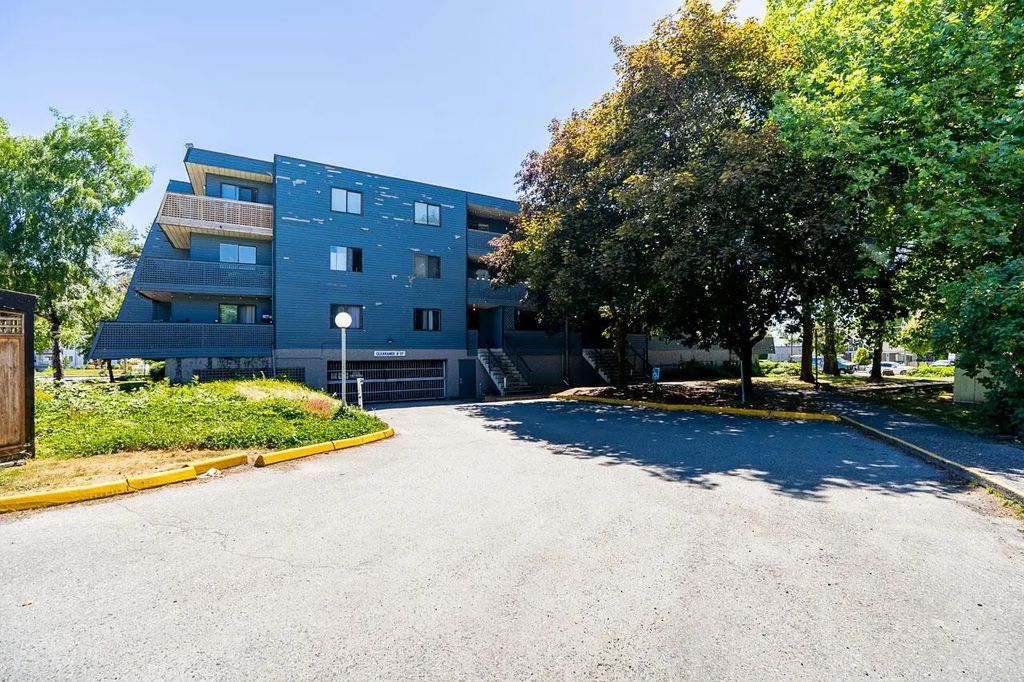 17661 58a Avenue 207, Surrey